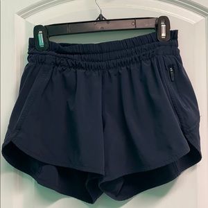 Lululemon tracker shorts